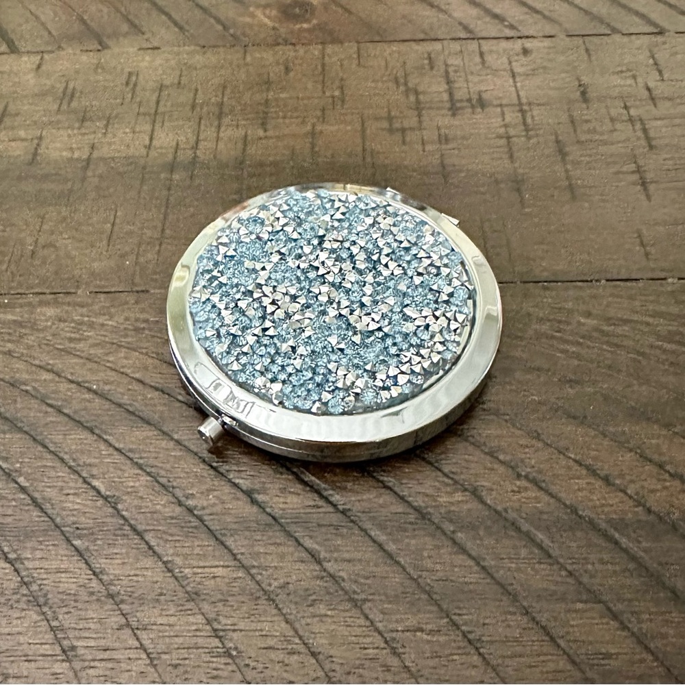 Glam Compact Mirror - Picture 7 of 13